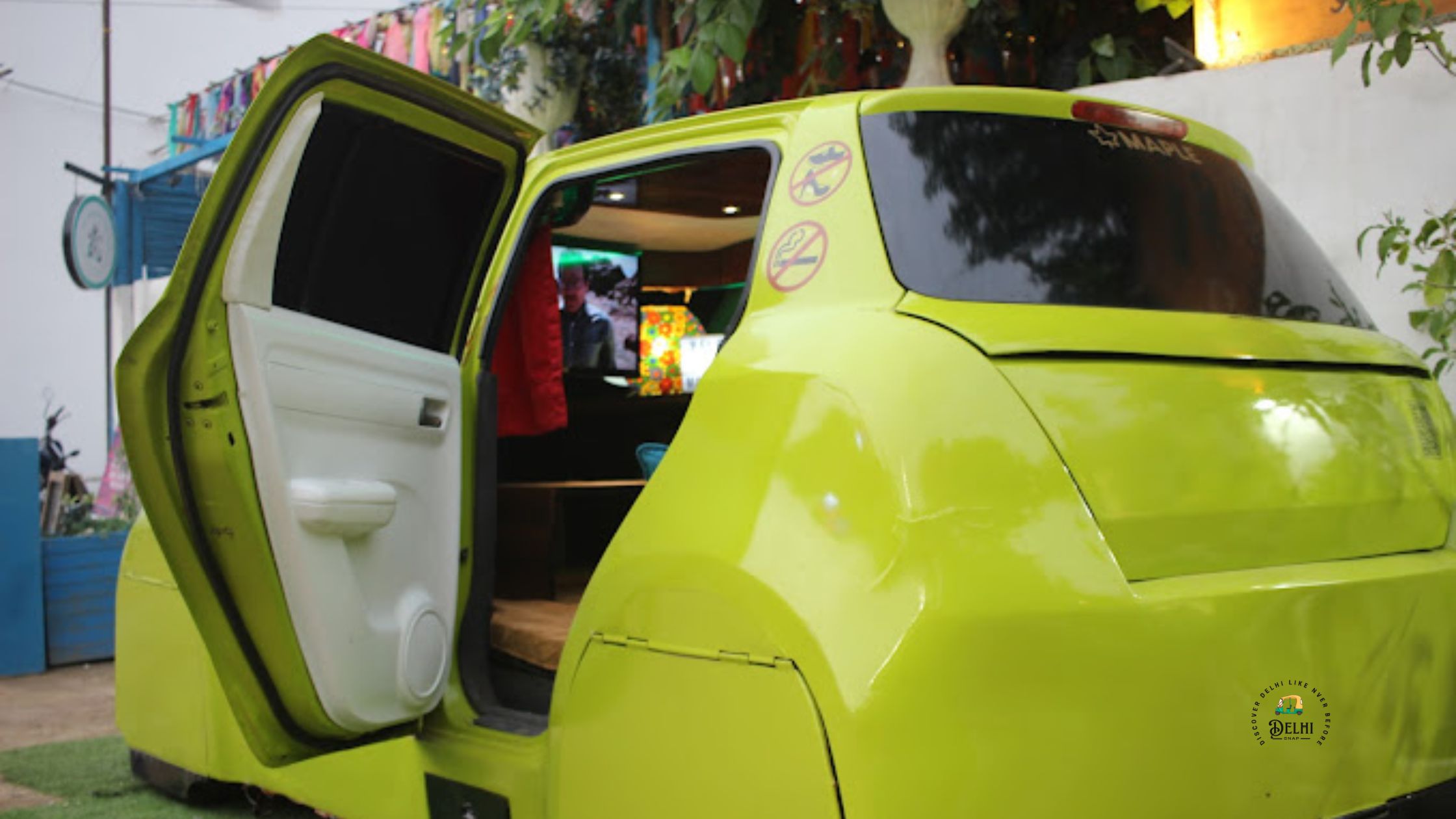 Maplepods, Delhi's first car café