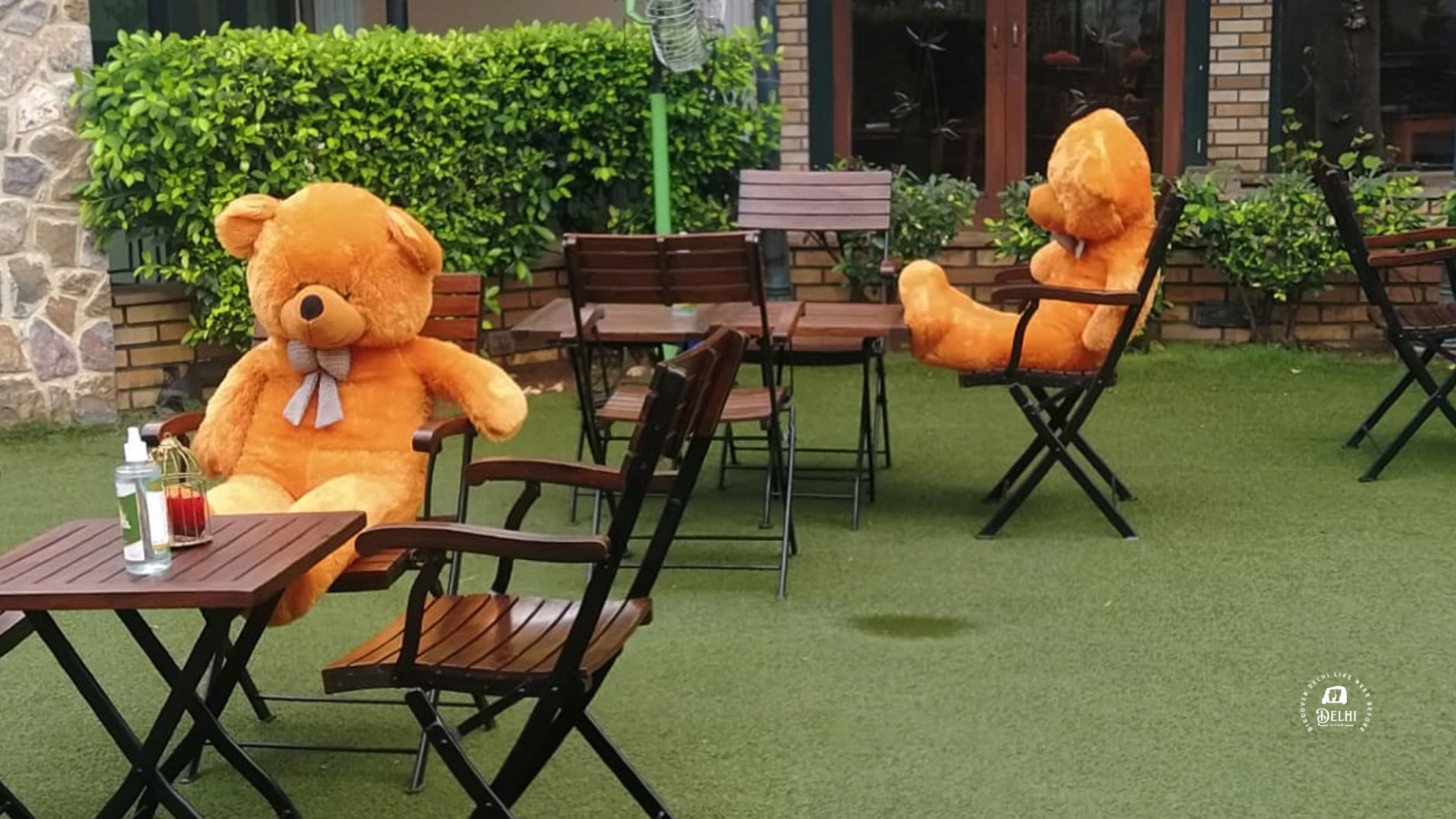 Rustique Teddy Bear Themed Cafe