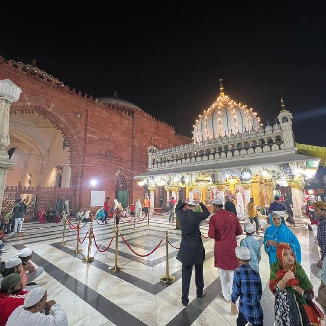 Dargah Hazrat Nizamuddin in Delhi-DelhiSnap