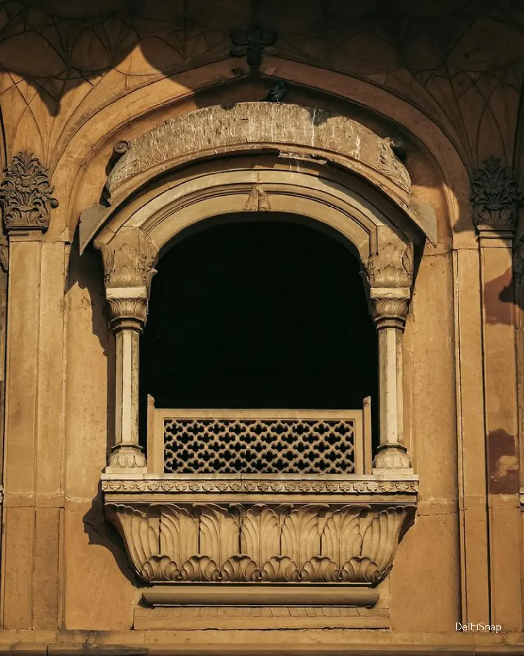 Safdarjung Tomb Nearest Metro-DelhiSnap
