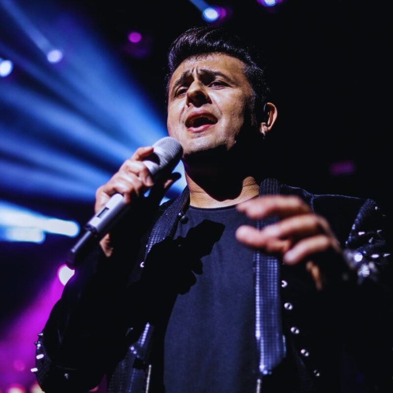 Sonu Nigam Live